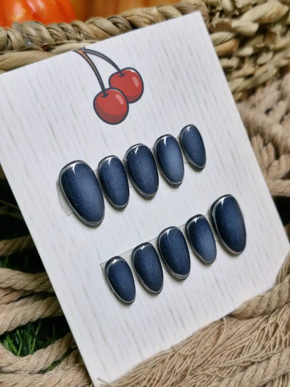 ناخن مصنوعی دست ساز با مواد کاشت مدل  آمبره روسی نوار نقره ای (به همراه پک اختصاصی)