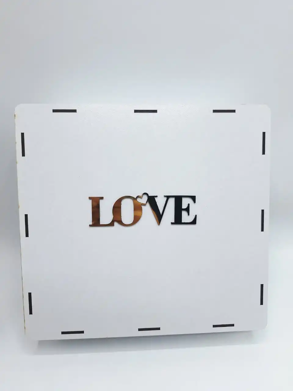باکس چوبی طرح LOVE رنگ سفید مناسب کادو و پک آرایشی
