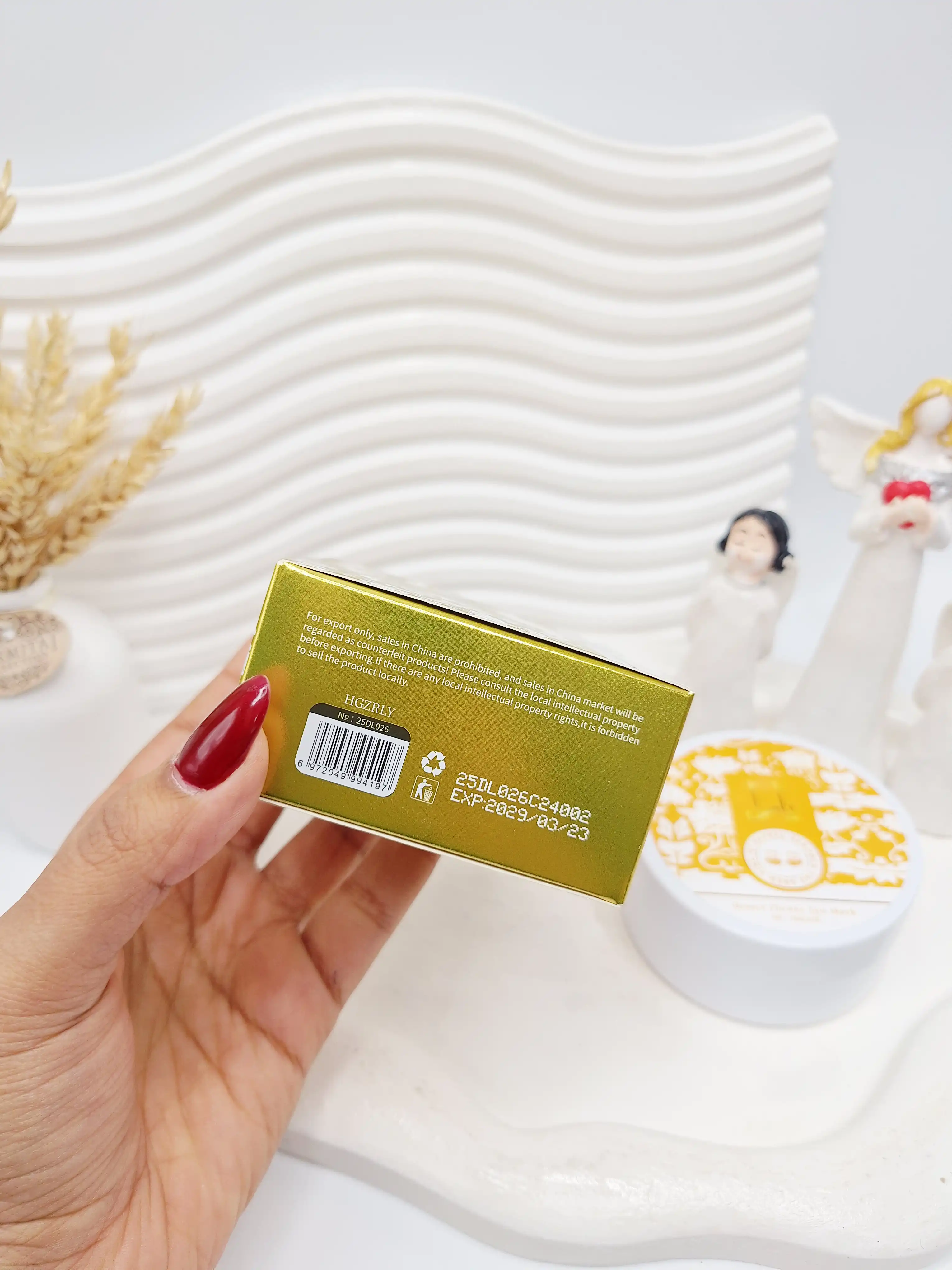 پچ زیر چشم طلا یارا (کارتن طلایی) کد 026