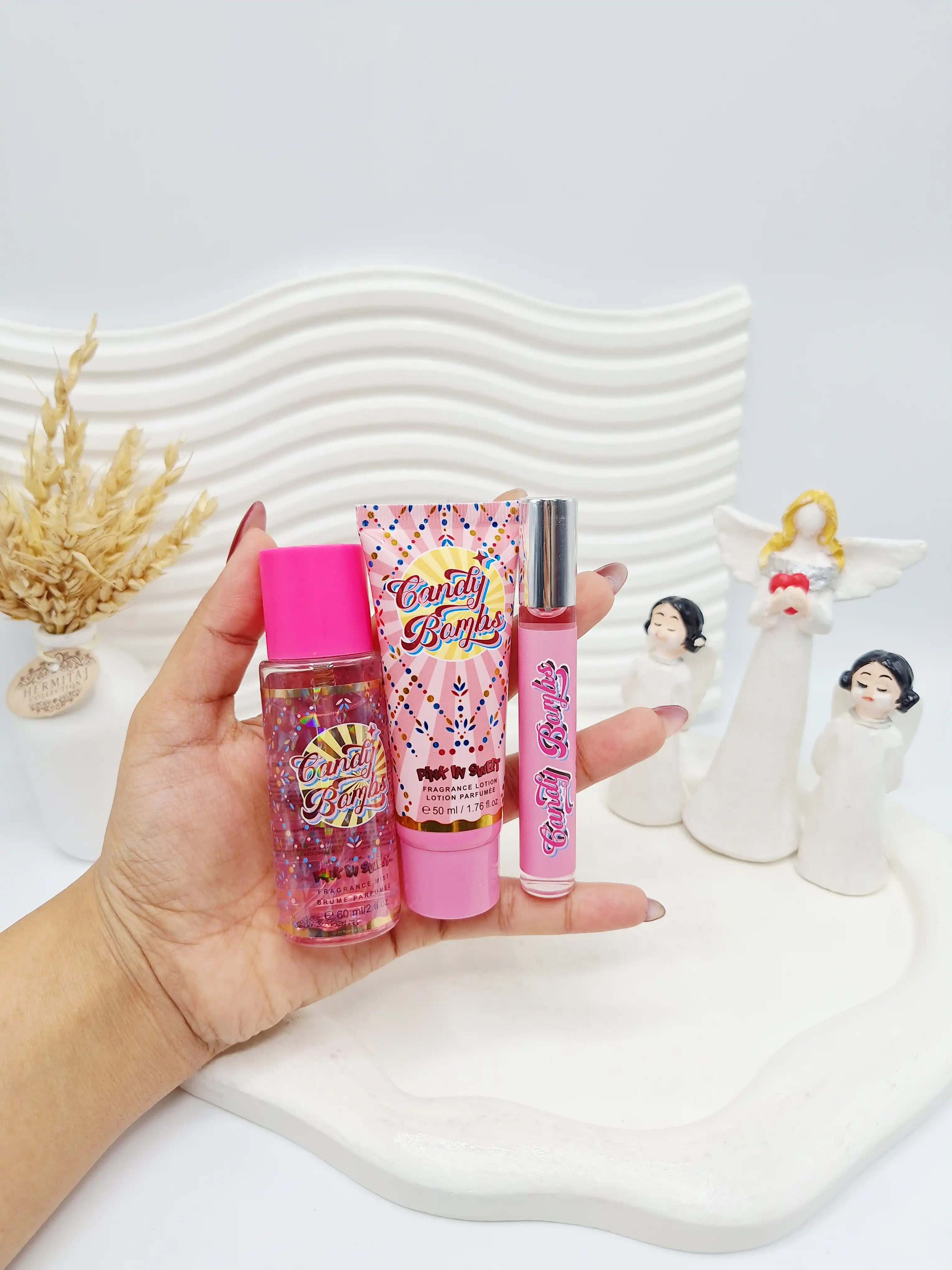 ست سه تیکه بادی اسپلش  لوسیون و عطر قلمی برند PINK IN SWEET کد 4654