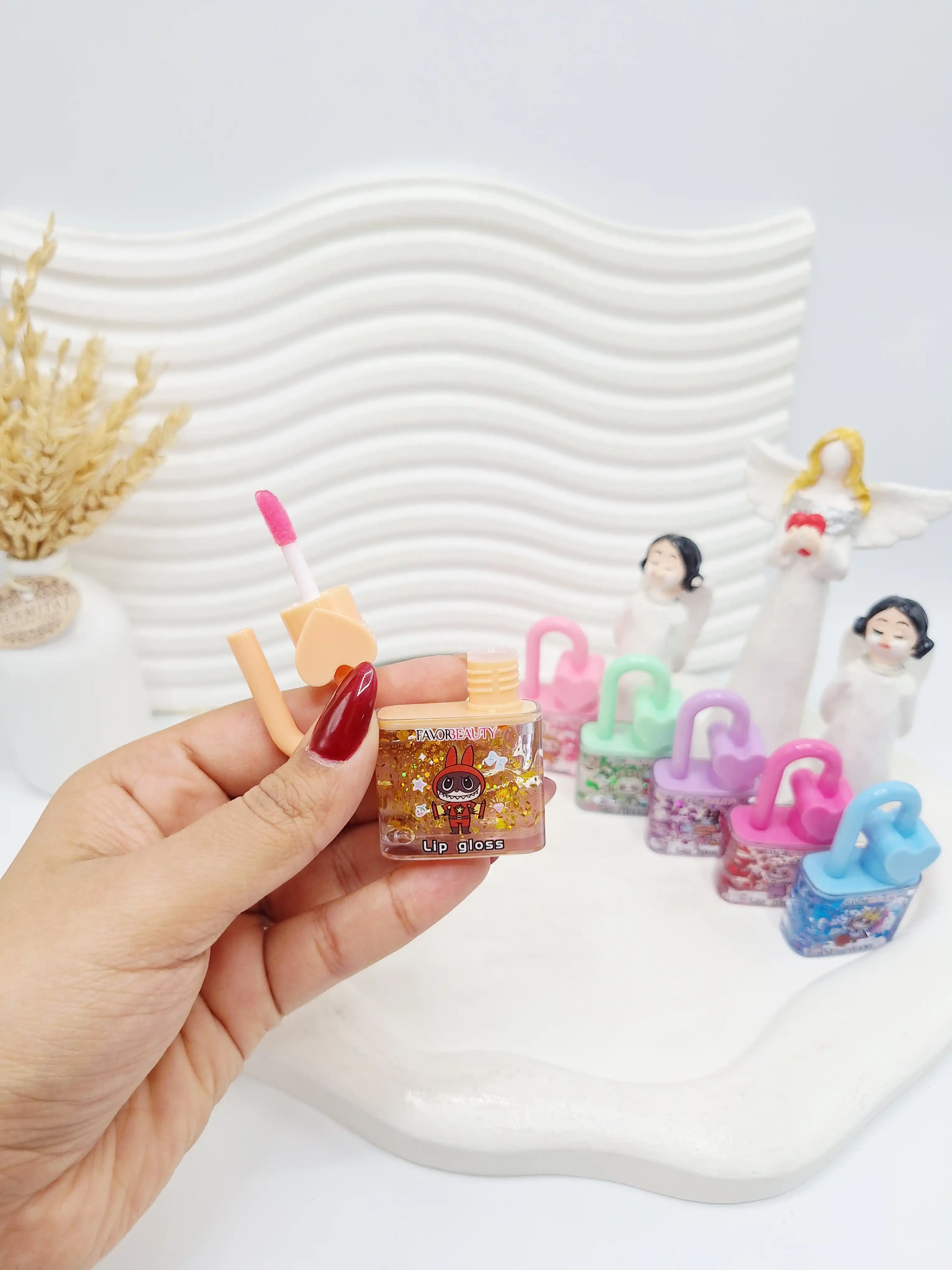 برق لب حرارتی لبوبو طرح قفل برند FAVORBEAUTY کد 3656