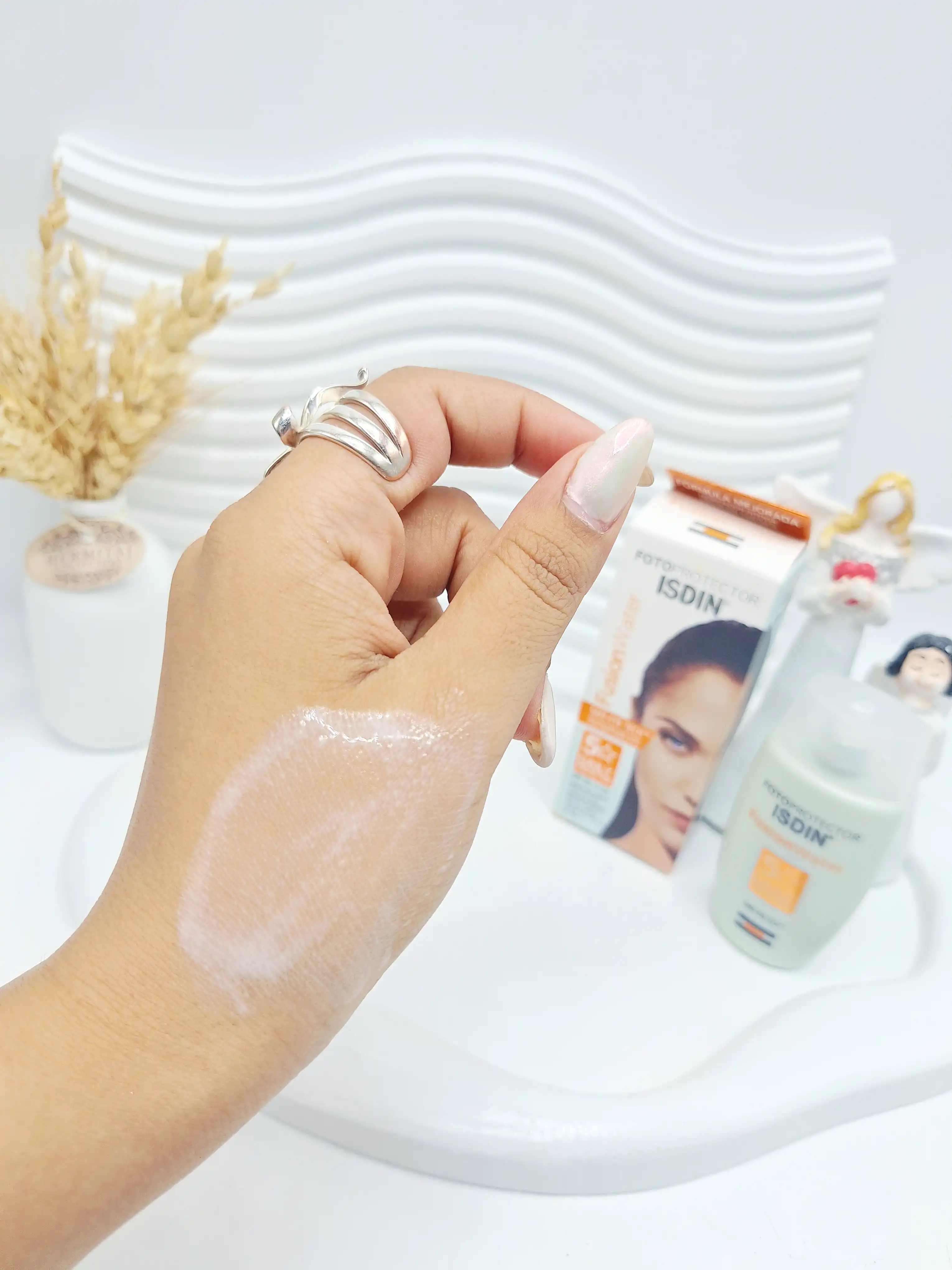 ضد آفتاب پوست چرب و مختلط SPF 50 برند فیوژن ایزدین کد 8577