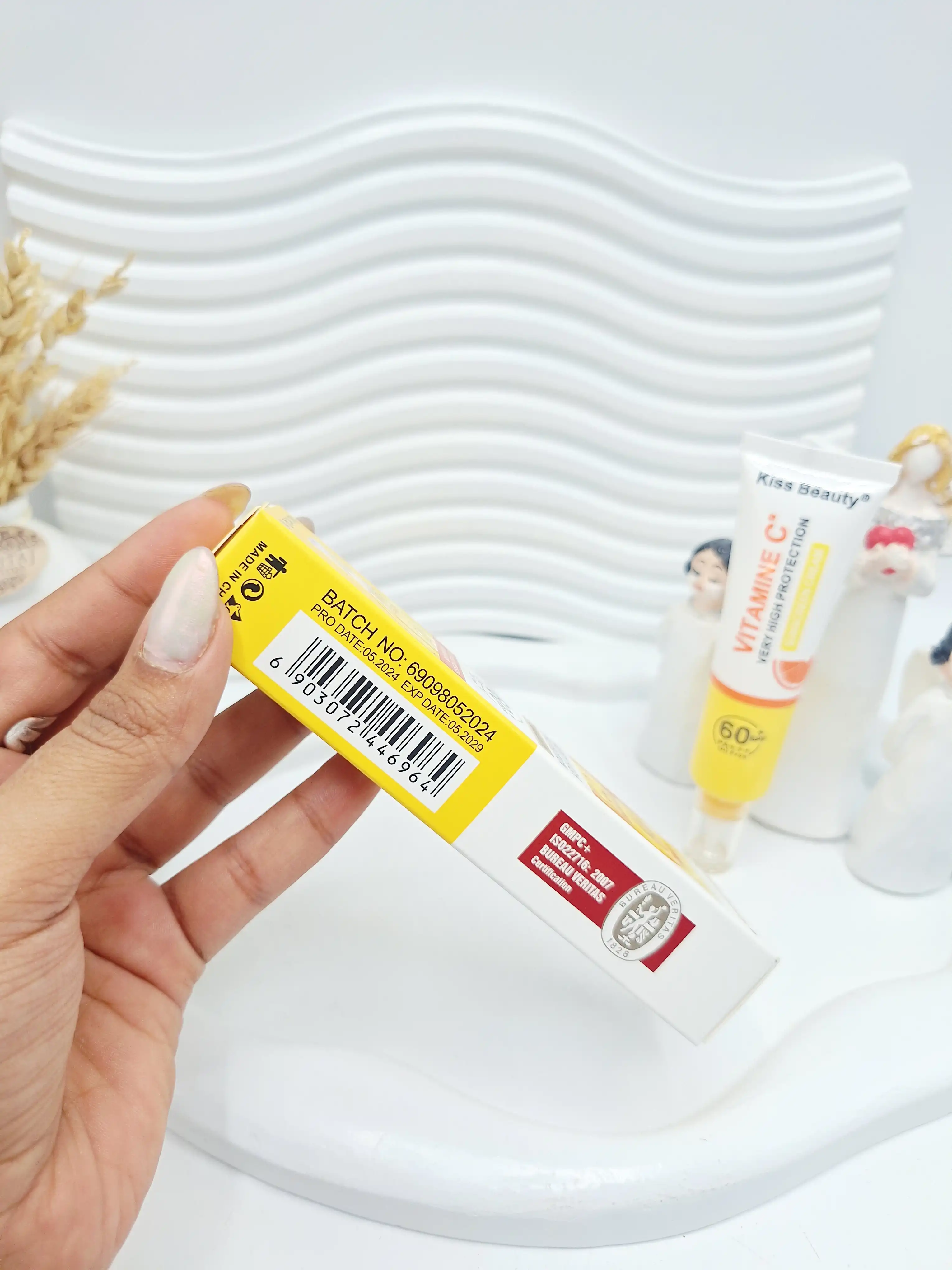 ضد آفتاب تیوپی ویتامین سی SPF 60 برند کیس بیوتی کد 6964