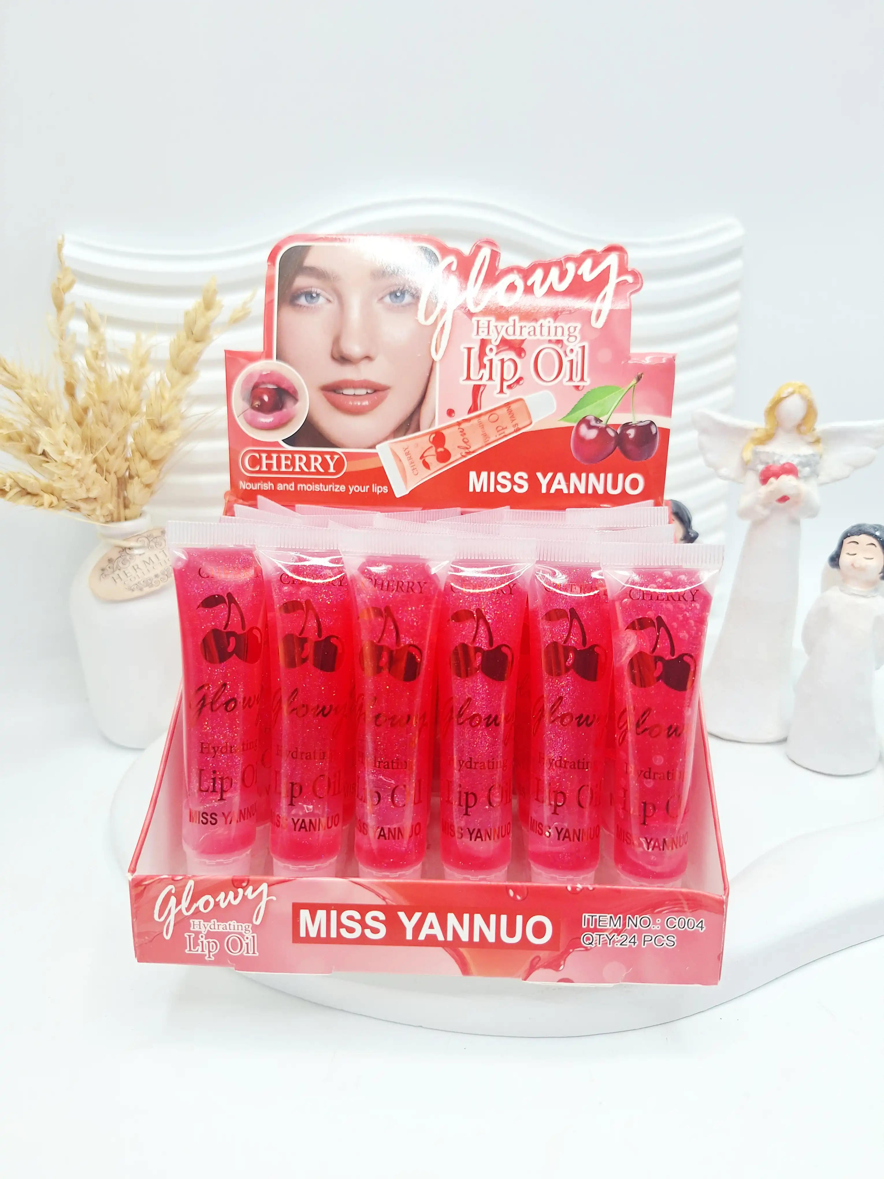 لیپ گلاس شاین دار گیلاسی برند MISS YANNUO کد 0042