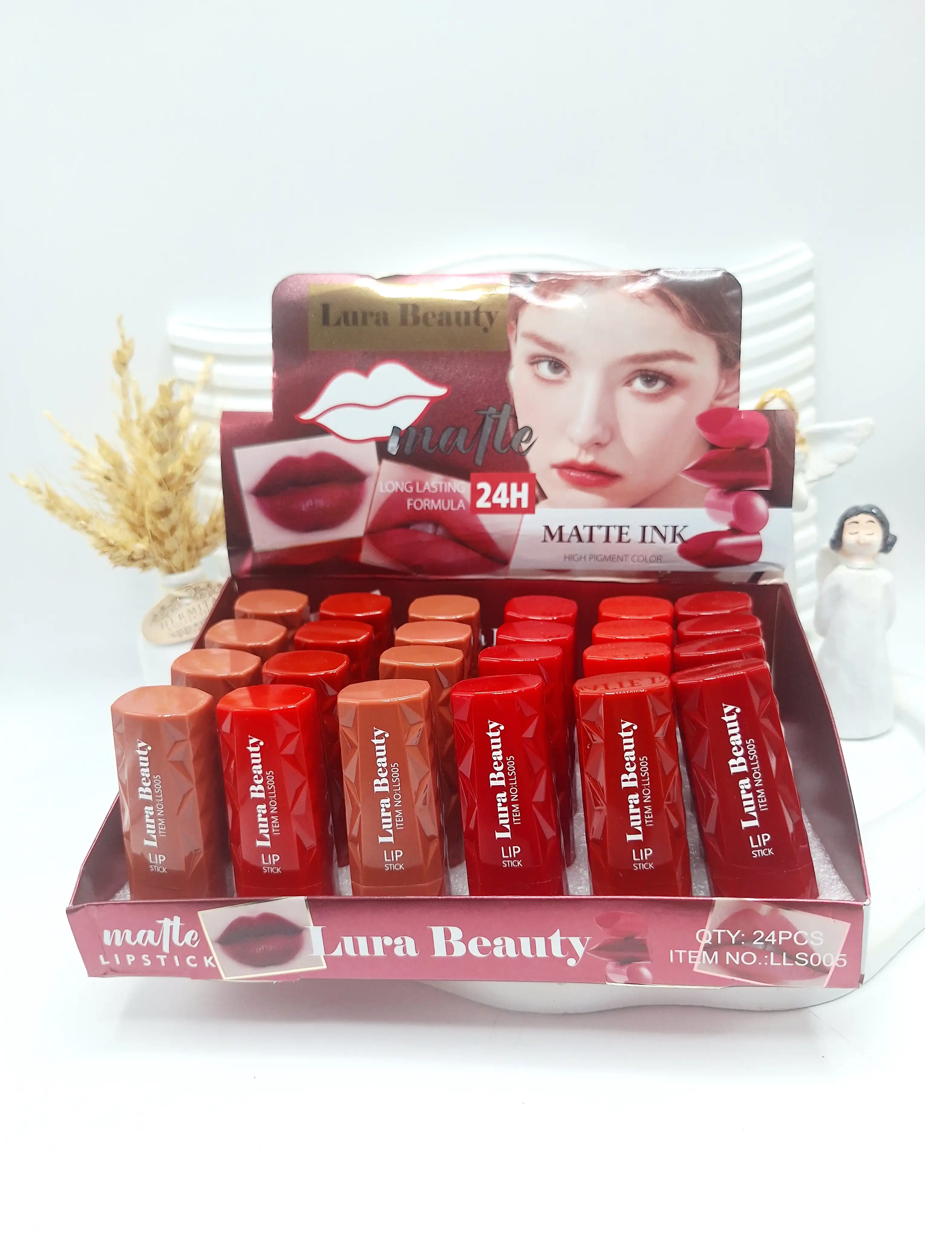 رژ 6 تایی جامد خوش رنگ برند Lura Beauty کد 005