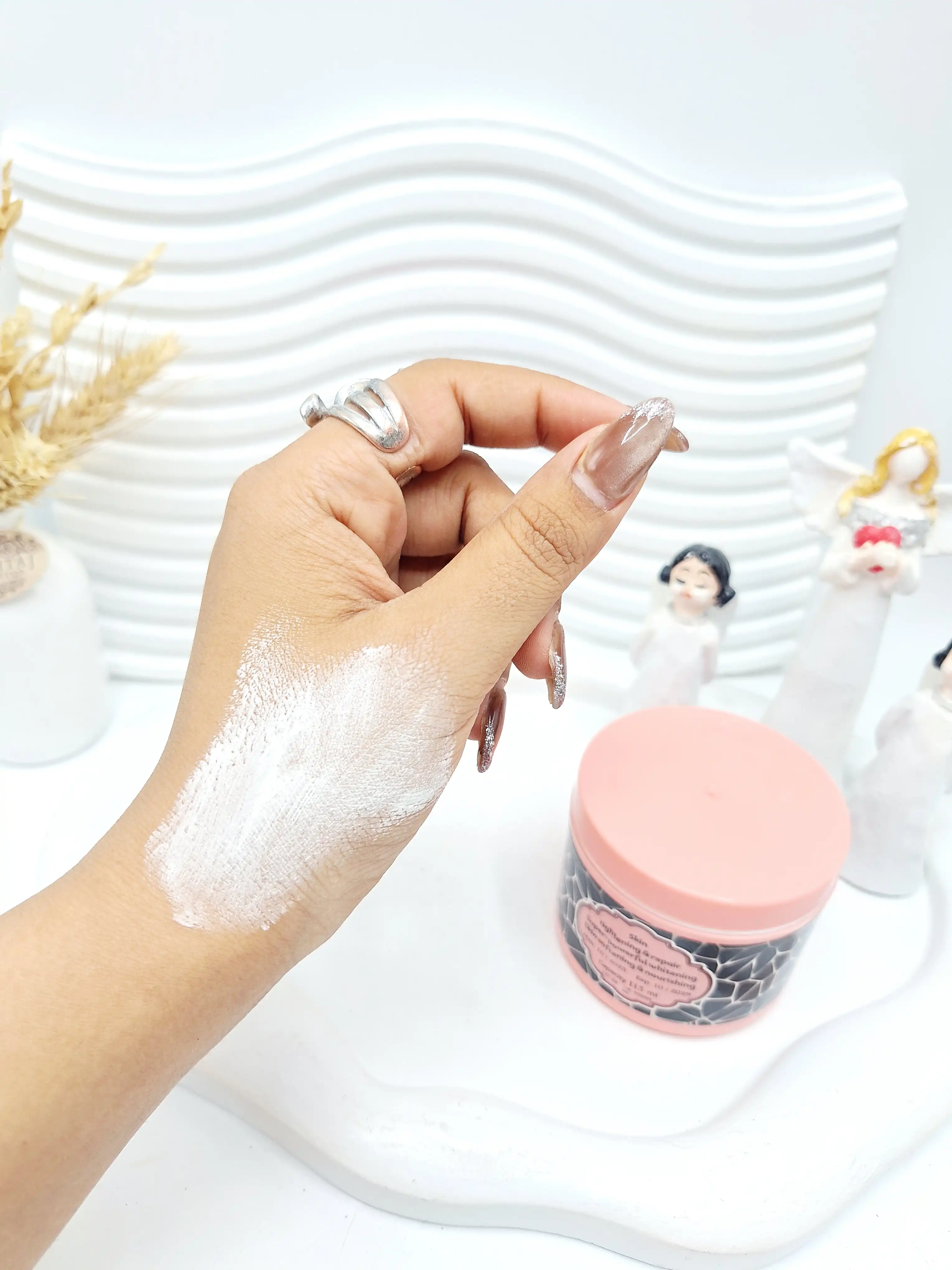 کرم سفید کننده و سفت کننده پوست رتینول و کره شی برند 4K RETINOL کد