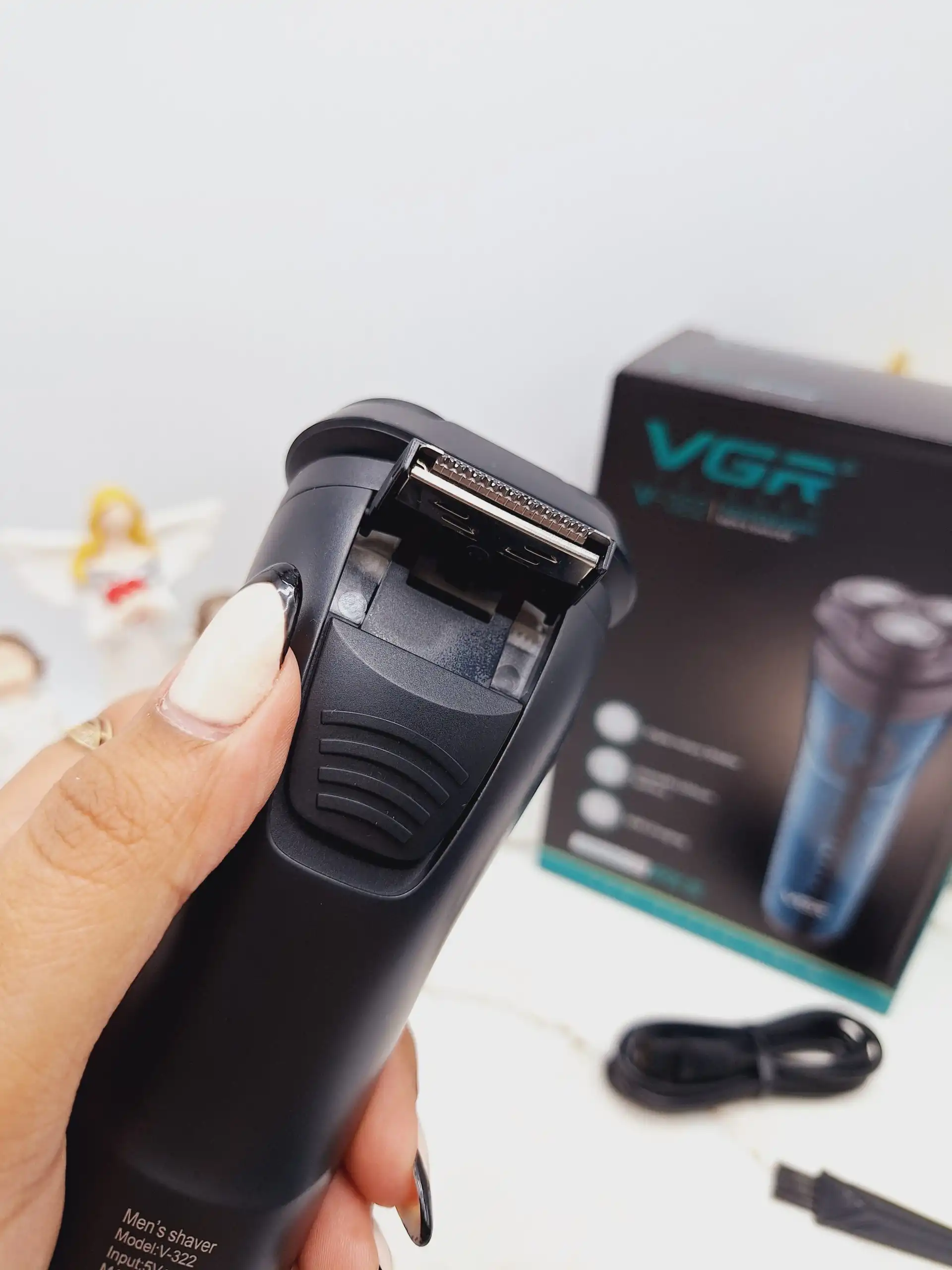 ماشین اصلاح وی جی آر VGR مدل V-322