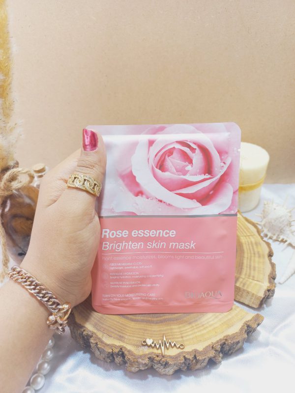 ماسک صورت ورقه ای گل رز Rose Essence بیوآکوا BIOAQUA کد BQY81686